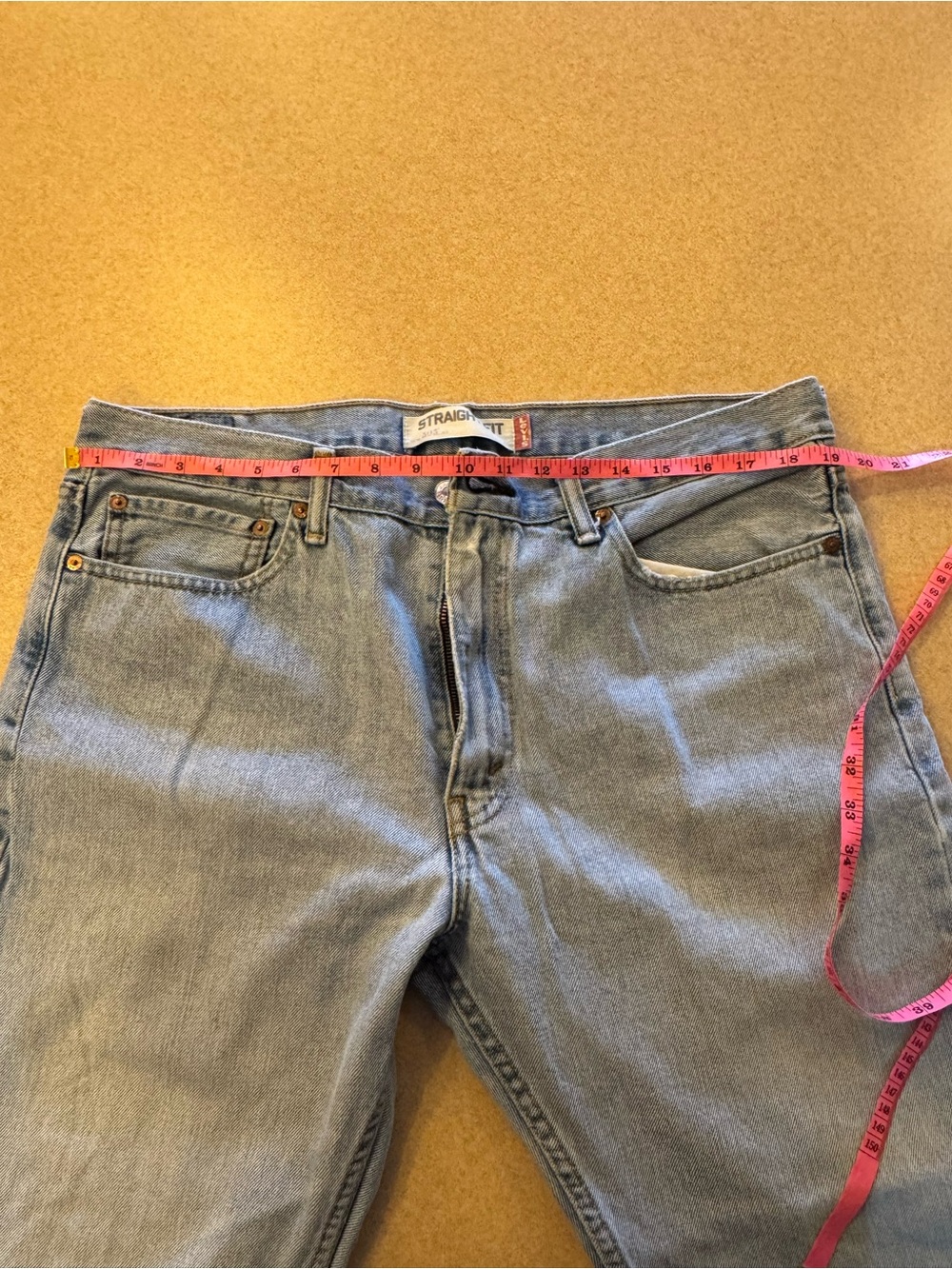 Levi's Straight-Leg Jeans in Light Blue Wash - Picture 6 of 7